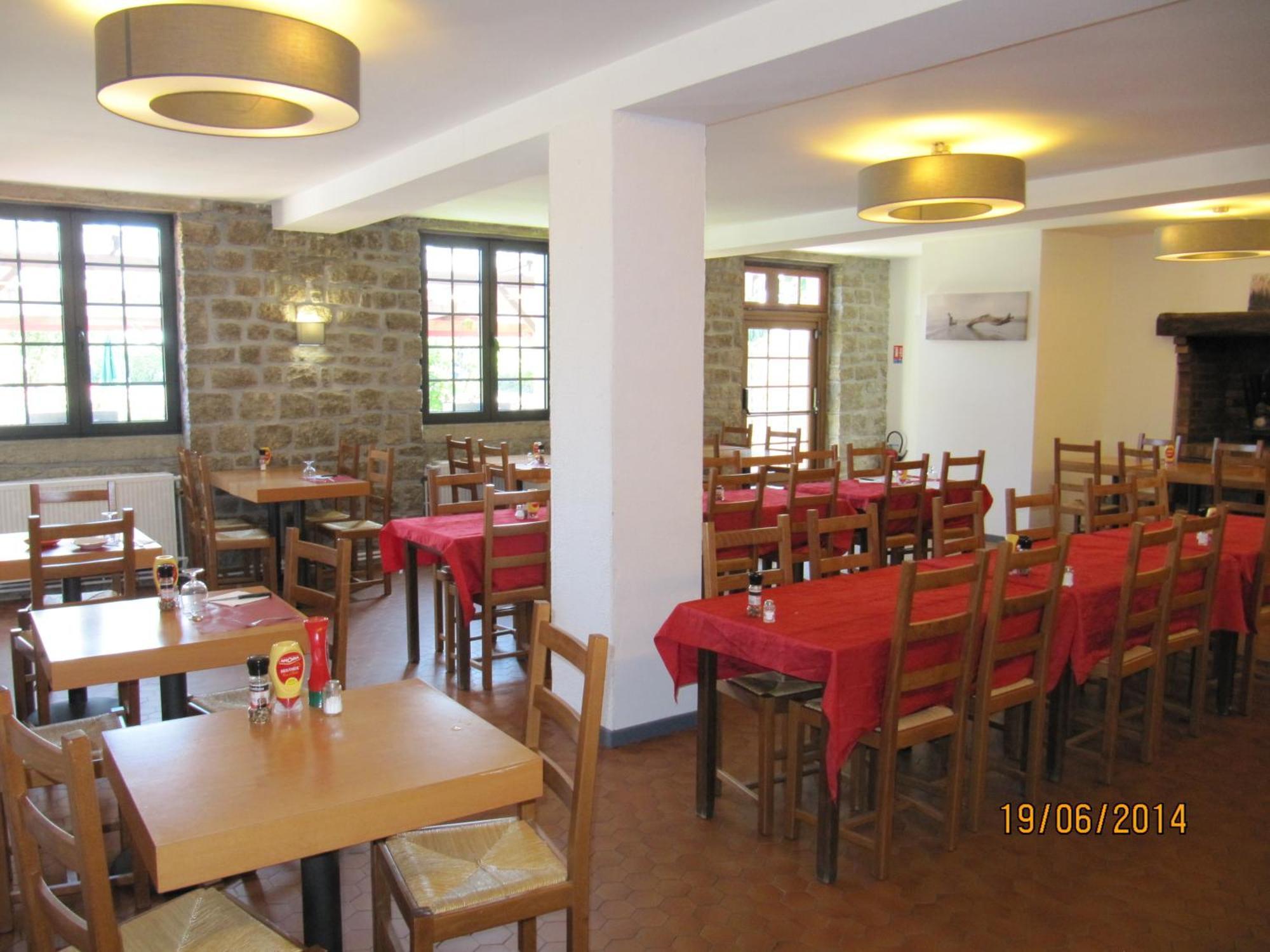 Auberge Le Guinefort Léhon Esterno foto